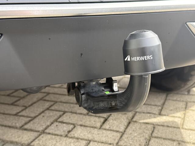 Nissan QASHQAI 1.3 MHEV Xtronic N-Connecta / NL Auto / Eerste Eigenaar / Afneembare Trekhaak 1800 KG / Panoramadak / Google Maps Navigatie / Stoel- en Stuurverwarming / Verwarmde Voorruit / 360 Graden Camera / Climate Control / Adaptive Cruise Control /