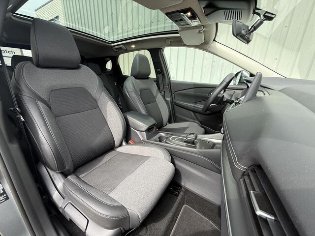 Nissan QASHQAI 1.3 MHEV Xtronic N-Connecta / NL Auto / Eerste Eigenaar / Afneembare Trekhaak 1800 KG / Panoramadak / Google Maps Navigatie / Stoel- en Stuurverwarming / Verwarmde Voorruit / 360 Graden Camera / Climate Control / Adaptive Cruise Control /