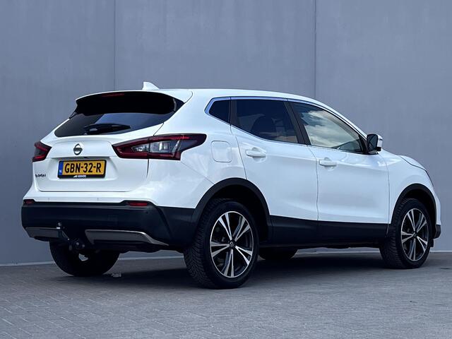 Nissan QASHQAI 1.3 DIG-T 140 Design Edition / Navigatie / Stoelverwarming / Trekhaak 1.300 kg / Camera 360° / Apple Carplay Android / 18" LM wielen + All Season banden /
