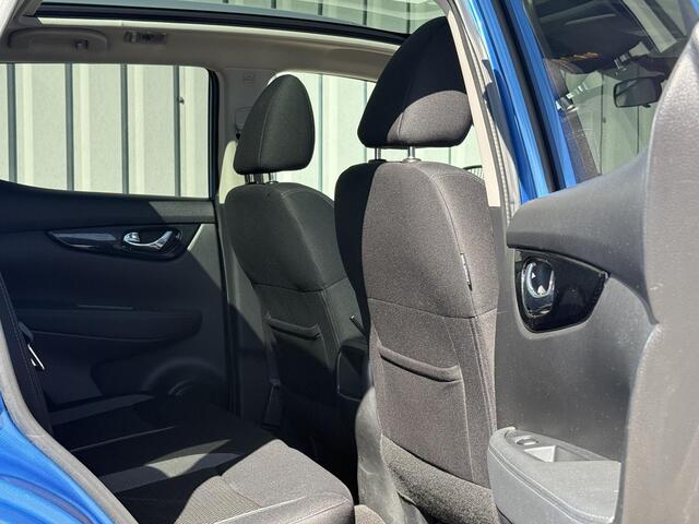 Nissan QASHQAI 1.3 DIG-T Automaat Acenta / Dealer onderhouden / 1e Eigenaar / Trekhaak / Panoramadak / Climate Control / Android Auto/Apple CarPlay / Achteruitrijcamera / Design Pack /
