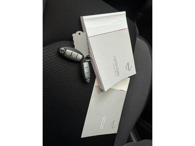 Nissan QASHQAI 1.3 DIG-T N-Connecta / Trekhaak 1500 KG / Navigatie / 360 Graden Camera / Cruise Control / Stoelverwarming / Climate Control /