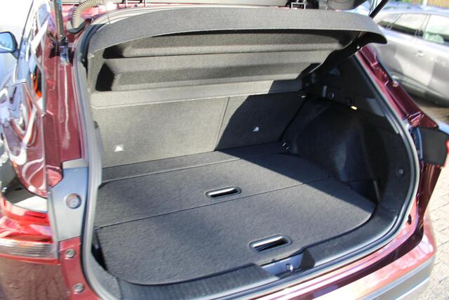 Nissan QASHQAI 1.3 MHEV Xtronic N-Connecta | Trekhaak | Voorruitverwarming | Stoel en stuur verwarming | Adaptieve cruise | All Season banden