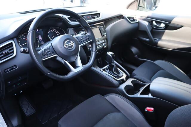Nissan QASHQAI 1.3 DIG-T Design Edition Automaat Panoramadak Trekhaak Camera Etc. Etc.