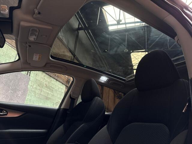 Nissan QASHQAI 1.3 DIG-T N-Connecta 140Pk (PANORAMADAK, APPLE CARPLAY, NAVIGATIE, 360 CAMERA, GETINT GLAS, SPORTSTOELEN, KEYLESS, TREKHAAK, CRUISE, NIEUWSTAAT)