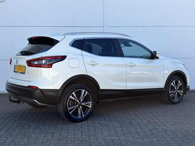 Nissan QASHQAI 1.3 DIG-T N-Connecta / Trekhaak ( 1500 kg ) / Voorstoelen verwarmd / Cruise control /