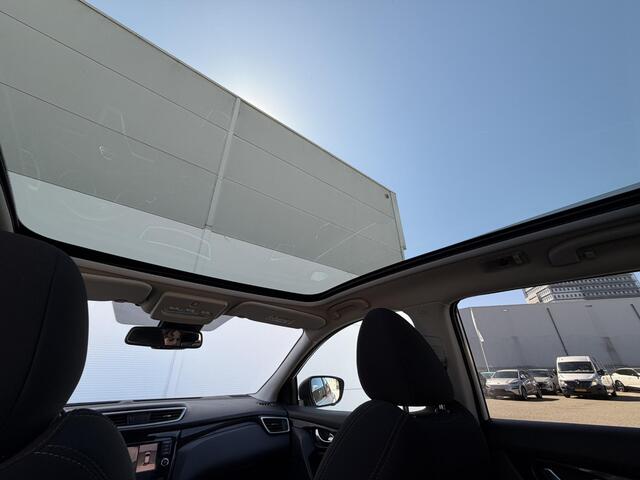 Nissan QASHQAI 1.3 DIG-T N-Connecta / Trekhaak ( 1500 kg ) / Voorstoelen verwarmd / Cruise control /
