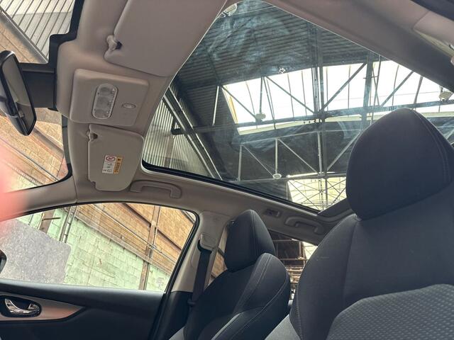 Nissan QASHQAI 1.3 DIG-T Tekna Sport 159Pk Automaat (PANORAMADAK, APPLE CARPLAY, NAVIGATIE, 360 CAMERA, SPORTSTOELEN, STOELVERWARMING, SPORTSTOELEN, KEYLESS, CRUISE, NIEUWE APK, NIEUWSTAAT)