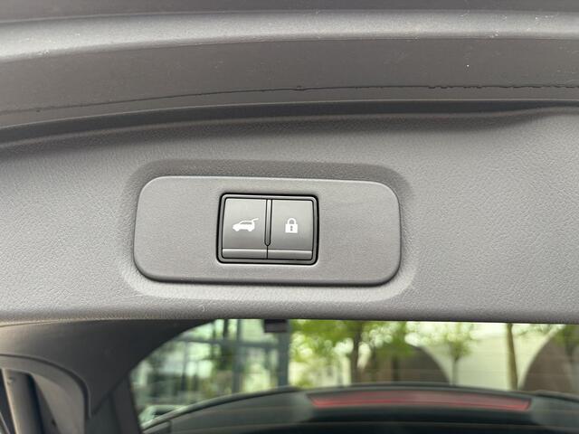 Nissan QASHQAI 1.3 MHEV Xtronic N-Connecta FABRIEKSGARANTIE| STOEL + STUURVERWARMING| VOORRUITVERWARMING| ELEKTRISCHE ACHTERKLEP| HEAD-UP DISPLAY| PANORAMADAK| ADAPTIVE CRUISE CONTROL| DODE HOEK SENSOR| 360 CAMERA|