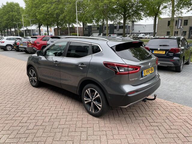 Nissan QASHQAI 1.3 DIG-T N-Connecta | Trekhaak | Verwarmbare voorruit en Voorstoelen | Panoramadak |
