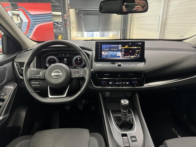 Nissan QASHQAI 1.3 MHEV N-Connecta / Nederlandse Auto / Dealer Onderhouden / Trekhaak 1400 KG / All Seasonbanden / Panoramadak / Navigatie / 360 Graden Camera / Adaptive Cruise Control / Climate Control / Apple CarPlay/Android Auto /