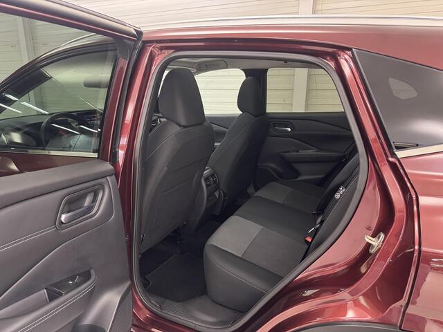 Nissan QASHQAI 1.3 MHEV N-Connecta / Nederlandse Auto / Dealer Onderhouden / Trekhaak 1400 KG / All Seasonbanden / Panoramadak / Navigatie / 360 Graden Camera / Adaptive Cruise Control / Climate Control / Apple CarPlay/Android Auto /