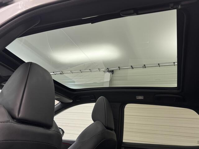 Nissan QASHQAI 1.3 MHEV Xtronic Tekna Plus / Trekgewicht 1800 KG / All Seasonbanden / Google Maps Navigatie / Panoramadak / BOSE Audio / Elektrische Kofferbak / HUD / Massagestoelen / Memoryseats / 360 Graden Camera / Adaptive Cruise Control / Climate Control /