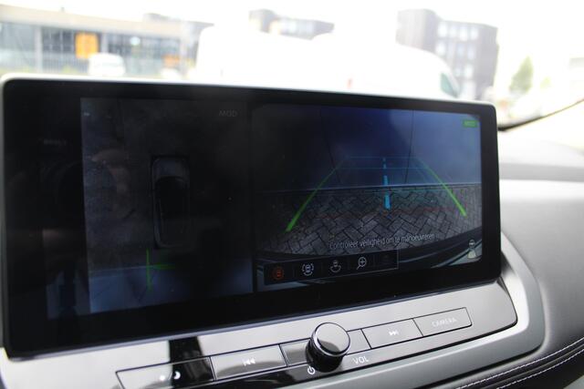 Nissan QASHQAI 1.3-158pk MHEV Xtronic N-Connecta AUTOMAAT ! Gun u het comfort en gemak van deze prachtige automaat ! Navigatie, Cruise Cntrl, Autm. airco dual, Camera, Dodehoek assist, Winter Pack, All Season banden, Digitaal dashboard, LED verlichting etc.