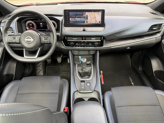 Nissan QASHQAI 1.3 MHEV Tekna / Trekhaak / Panoramadak / HUD / Elektr Bestuurders Stoel / Elektr. Achterklep /
