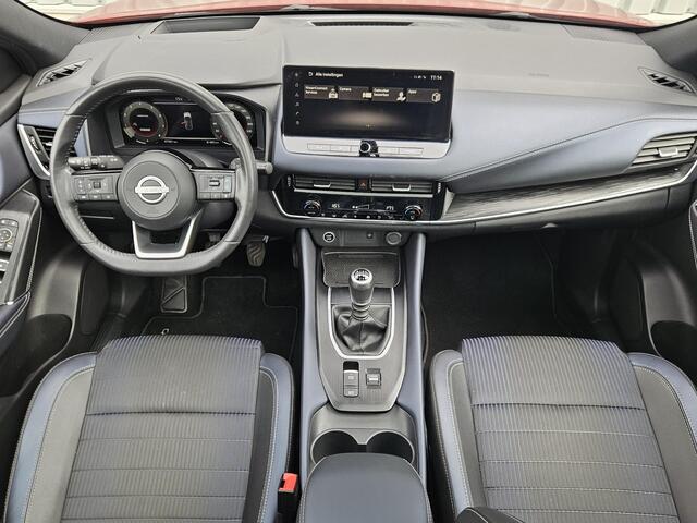 Nissan QASHQAI 1.3 MHEV Tekna / Trekhaak / Panoramadak / Head-Up Display / Elektrisch Verstelbare Bestuurdersstoel / Elektrische Achterklep / Adaptief Cruise Control / Apple Carplay & Android Auto / Climate Control /