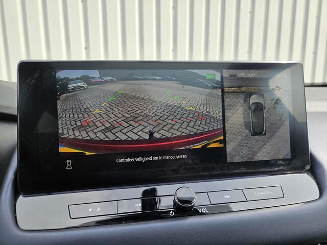 Nissan QASHQAI 1.3 MHEV Tekna / Trekhaak / Panoramadak / Head-Up Display / Elektrisch Verstelbare Bestuurdersstoel / Elektrische Achterklep / Adaptief Cruise Control / Apple Carplay & Android Auto / Climate Control /