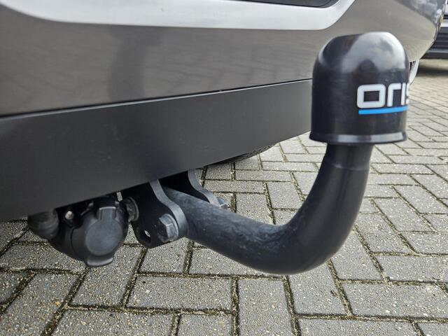 Nissan QASHQAI 1.3 MHEV Tekna / Trekhaak / Panoramadak / Head-Up Display / Elektrisch Verstelbare Bestuurdersstoel / Elektrische Achterklep / Adaptief Cruise Control / Apple Carplay & Android Auto / Climate Control /