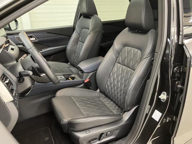 Nissan QASHQAI 1.3 MHEV Xtronic Tekna Plus / Eerste Eigenaar / Dealer Onderhouden / Trekhaak 1800 KG / Panoramadak / BOSE Audio / All Seasonbanden / Massagestoelen / Lederen Bekleding / HUD / Elektrische Kofferbak /