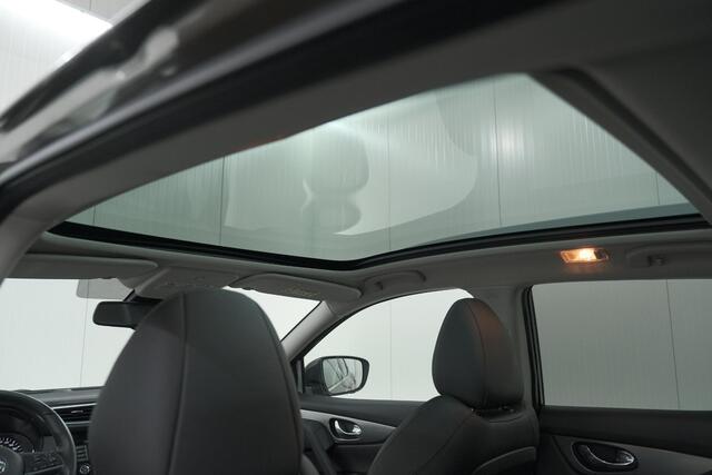 Nissan QASHQAI 1.3 DIG-T Tekna | Trekhaak | Panoramadak | Adaptieve Cruise Control | 360 Camera | 19 Inch