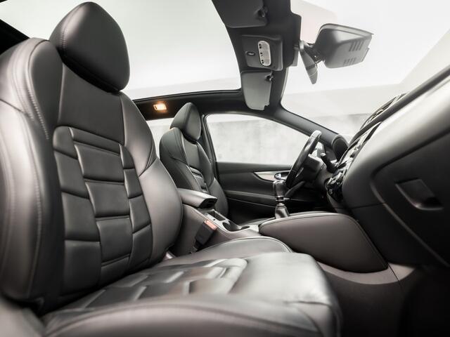 Nissan QASHQAI 1.2 Tekna + (PANORAMADAK, NAVIGATIE, MEMORY SEAT, NAPPA LEDER, ZWART HEMEL, 360 CAMERA, STOELVERWARMING, GETINT GLAS, TREKHAAK, NIEUWE APK, NIEUWSTAAT)