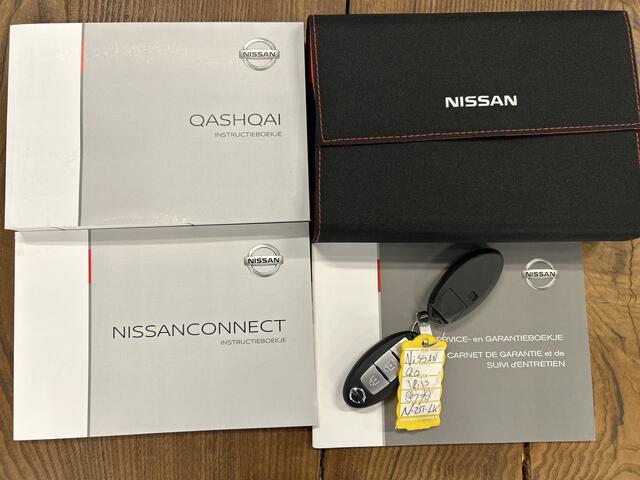 Nissan QASHQAI 1.3 MHEV Xtronic N-Connecta Automaat | 360 Camera | Afneembare trekhaak | Nardo grey | Digital dashboard | Adaptieve cruise control | Climate control | Nederlands geleverd | Lane assist | Apple carplay | Navigatie | Keyless | Dodehoeksdetectie