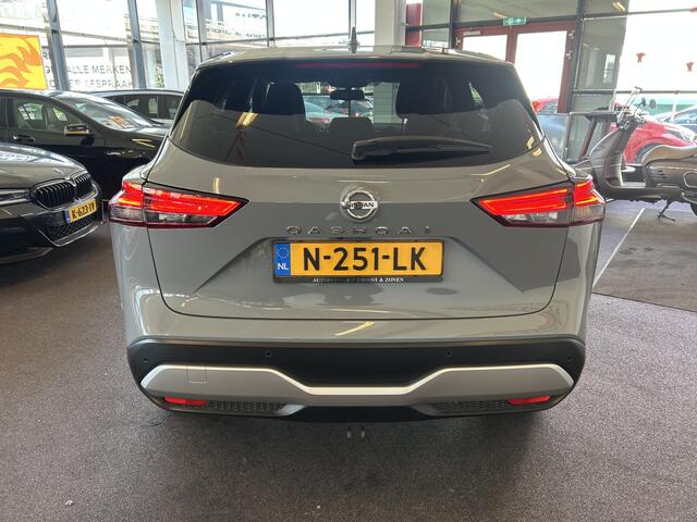 Nissan QASHQAI 1.3 MHEV Xtronic N-Connecta Automaat | 360 Camera | Afneembare trekhaak | Nardo grey | Digital dashboard | Adaptieve cruise control | Climate control | Nederlands geleverd | Lane assist | Apple carplay | Navigatie | Keyless | Dodehoeksdetectie