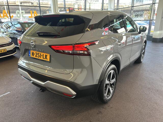 Nissan QASHQAI 1.3 MHEV Xtronic N-Connecta Automaat | 360 Camera | Afneembare trekhaak | Nardo grey | Digital dashboard | Adaptieve cruise control | Climate control | Nederlands geleverd | Lane assist | Apple carplay | Navigatie | Keyless | Dodehoeksdetectie