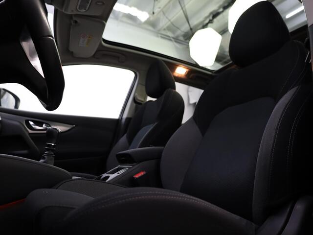 Nissan QASHQAI 1.2 N-Connecta | Airco | Climate Control | Cruise Control | Stoelverwarming | 360 camera | Panorama dak |
