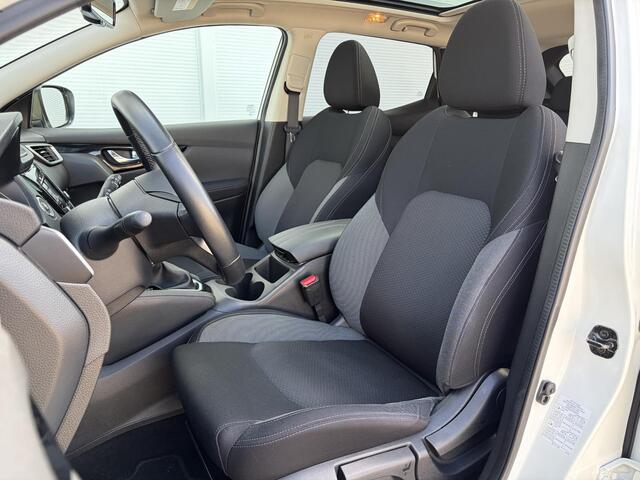 Nissan QASHQAI 1.3 DIG-T Design Edition / Airco (automatisch) / Cruise control / Panoramadak / Navigatiesysteem full map /