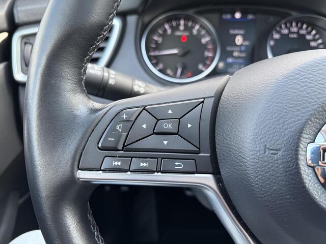 Nissan QASHQAI 1.3 DIG-T Design Edition / Airco (automatisch) / Cruise control / Panoramadak / Navigatiesysteem full map /