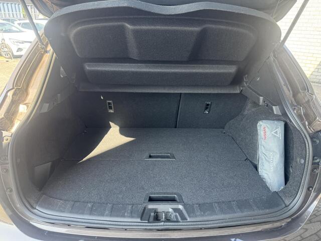 Nissan QASHQAI 1.3 DIG-T Tekna | Trekhaak | Panoramadak | 360° Camera | Stoelverwarming |