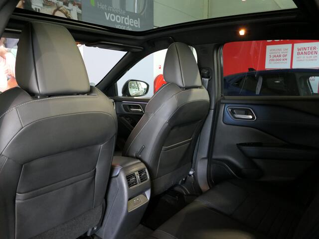 Nissan QASHQAI 1.3 MHEV Xtronic Tekna *1.800KG Trekgewicht!* Panoramadak - Allseasons - Dakrails - Trekhaak! - Headup display