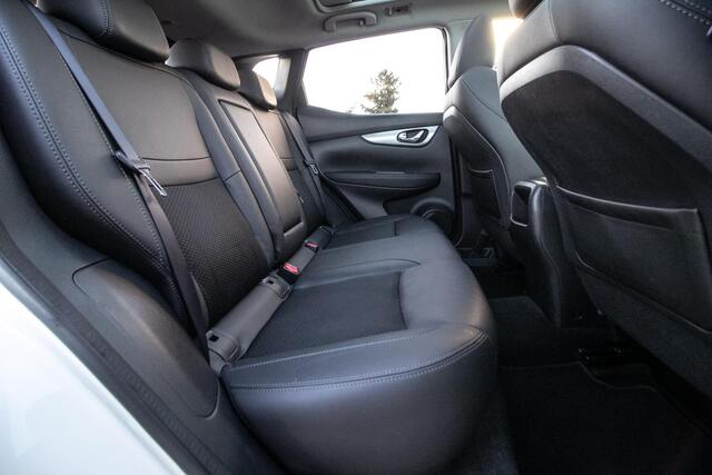 Nissan QASHQAI 1.2 Tekna Trekhaak | Panodak | Cruise | 360 cam | Stoelverw. | Nav | Voorruitverw.