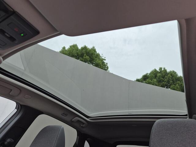 Nissan QASHQAI 1.5 e-Power N-Connecta / Facelift / Panoramadak / All season banden / Rondomzicht camera / Adaptief cruise control / Draadloze telefoon lader / Apple Carplay Android Auto / Climate control / Navigatie / Keyless Entry/Start / Parkeersensoren voor en achter
