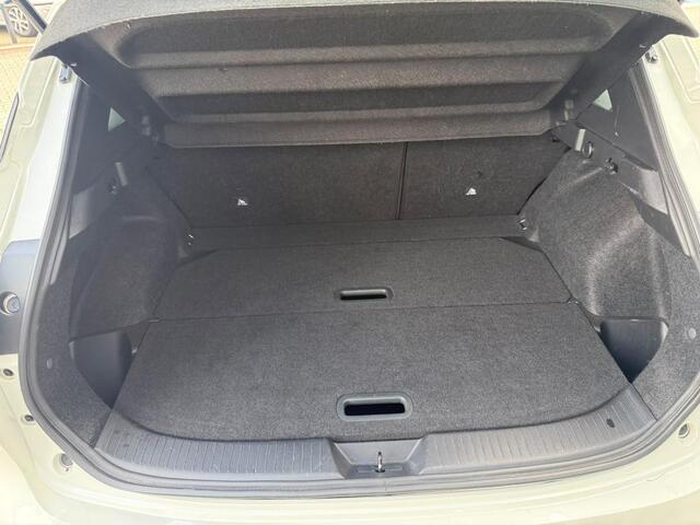 Nissan QASHQAI 1.3 MHEV Premiere Edition *Trekhaak & ACC*
