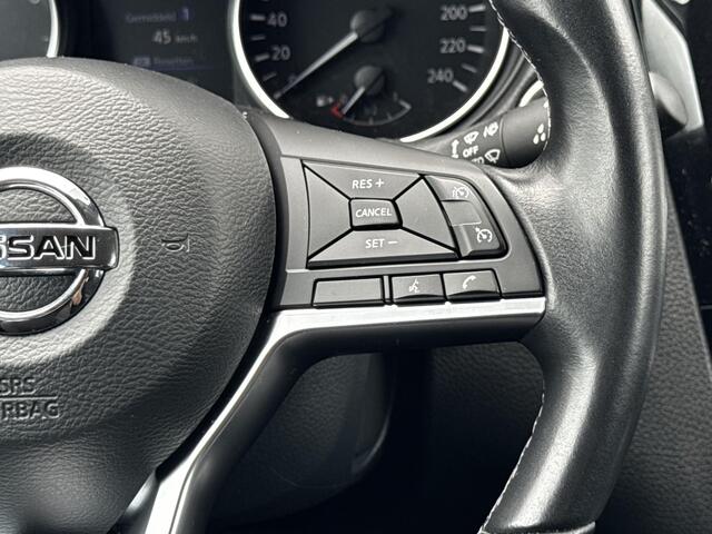 Nissan QASHQAI 1.3 DIG-T N-Connecta / Trekhaak ( 1500 kg ) / Panoramadak / Airco (automatisch) / Apple Carplay/Android Auto /