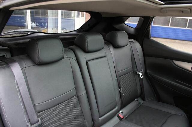 Nissan QASHQAI 1.3 DIG-T Tekna, Automaat, Panorama dak, Half lederen bekl., Trekhaak