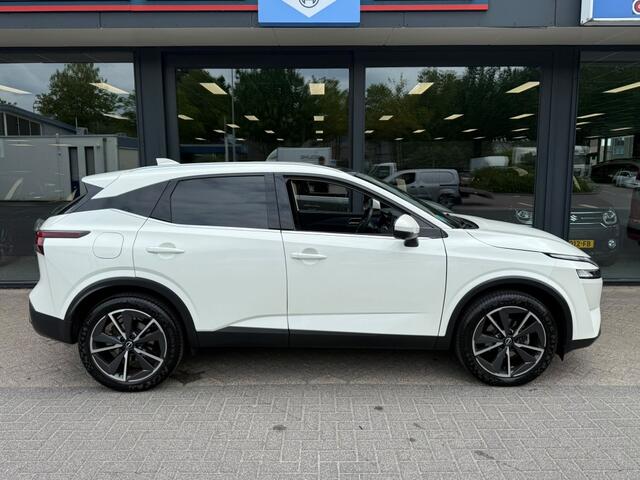 Nissan QASHQAI 1.3 MHEV Tekna Plus. Panorama Full options!!