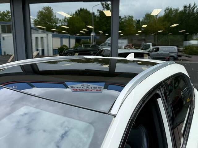 Nissan QASHQAI 1.3 MHEV Tekna Plus. Panorama Full options!!