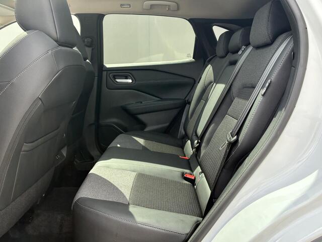 Nissan QASHQAI 1.5 e-Power N-Connecta / Fabrieksgarantie t/m 12-2028 / Pack Easy / Facelift / Navigatie / 360 Camera / Dodehoek Detectie / Apple Carplay/Android Auto / Adaptieve Cruise Control /