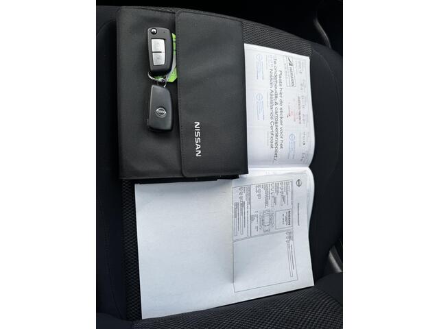 Nissan QASHQAI 1.6 N-Connecta / Navigatie / Trekhaak (1500KG trekgewicht) / Stoelverwarming /