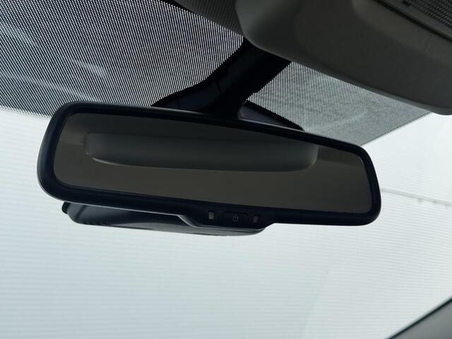 Nissan QASHQAI 1.6 N-Connecta / Navigatie / Trekhaak (1500KG trekgewicht) / Stoelverwarming /