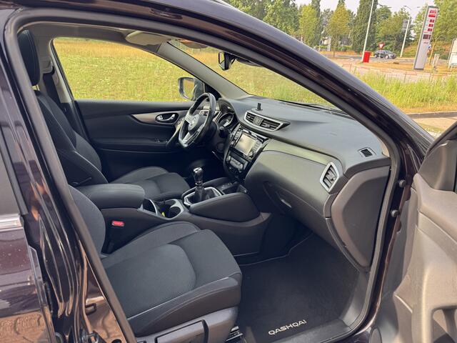 Nissan QASHQAI 1.2 N-Connecta Rijklaarprijs incl. afleveringsbeurt en 12 maanden BOVAG-garantie | 360 graden Camera | Achteruitrijcamera | Panoramadak | Cruise Control |