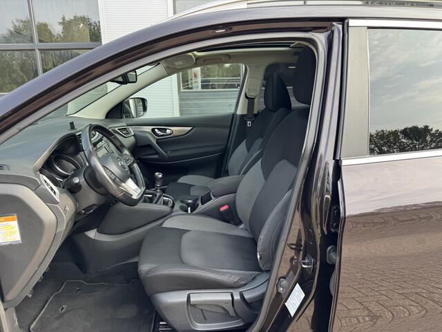Nissan QASHQAI 1.2 N-Connecta Rijklaarprijs incl. afleveringsbeurt en 12 maanden BOVAG-garantie | 360 graden Camera | Achteruitrijcamera | Panoramadak | Cruise Control |