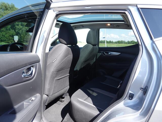 Nissan QASHQAI 1.3 DIG-T AUT. N-Connecta PANO | LMV | CRUISE | CAMERA | ECC
