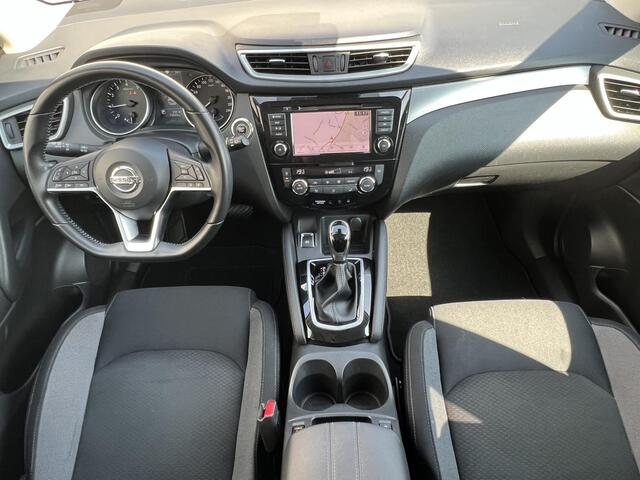 Nissan QASHQAI 1.3 DIG-T N-Connecta / Dealer onderhouden / Panorama dak / 1.500 kg trekgewicht / Navigatie / Camera 360° / Apple Carplay Android / Stoelverwarming / 18" LM wielen & All Season banden /