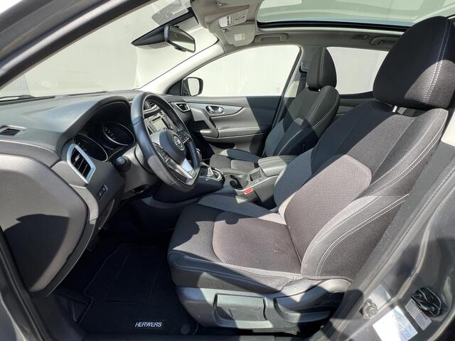 Nissan QASHQAI 1.3 DIG-T N-Connecta / Dealer onderhouden / Panorama dak / 1.500 kg trekgewicht / Navigatie / Camera 360° / Apple Carplay Android / Stoelverwarming / 18" LM wielen & All Season banden /