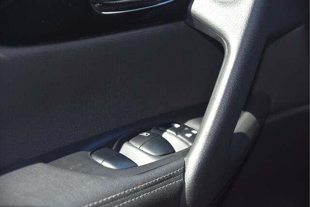 Nissan QASHQAI 1.2 N-Vision | Trekhaak | Leder/Alcantara