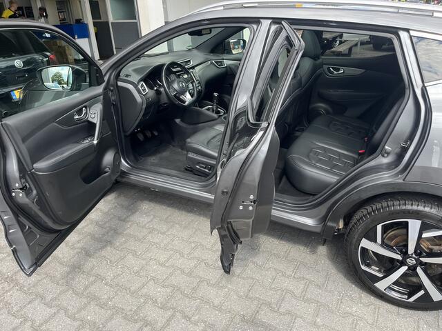 Nissan QASHQAI 1.3 DIG-T Tekna Airco Cruise controle Lederbekleding Navigatiesysteem 360°camera Panoramadak Trekhaak 1300kg trekgewicht Stuurwielbediening Stoelverwarming