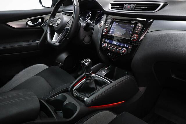 Nissan QASHQAI 1.2 N-Connecta | DESIGN PACK | PANORAMADAK | DAB | CAMERA | 18"
